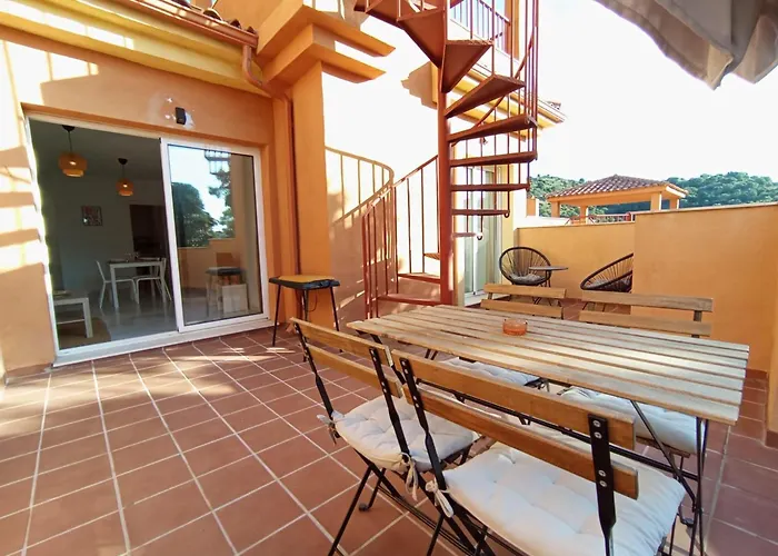 Stylish Spot Pass The Keys Apartment